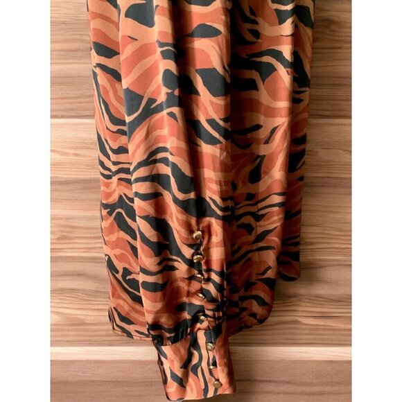 Tahari Womens Long Sleeve Tiger Print Polyester Blend Blouse Button Cuffs Medium - Picture 5 of 8